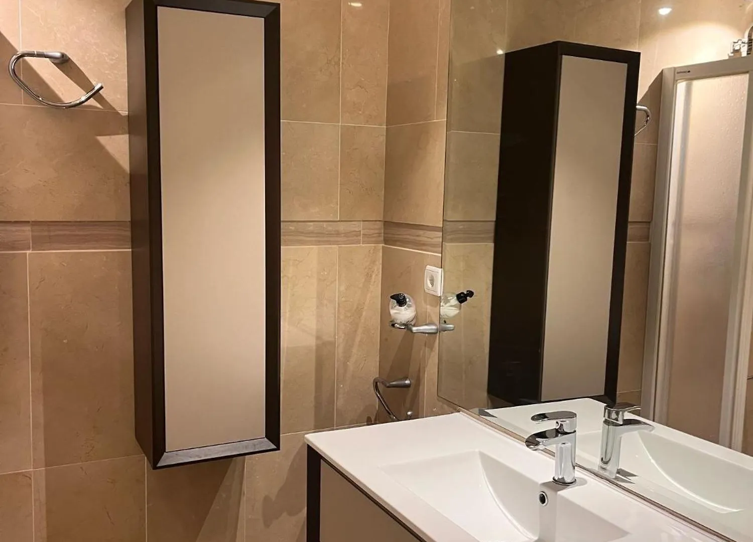 베날마데나코스타 Lujoso Atico Duplex En Puerto Marina 아파트 스페인