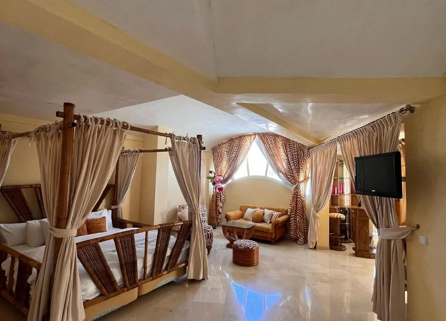 Lujoso Atico Duplex En Puerto Marina Apartman Benalmádena