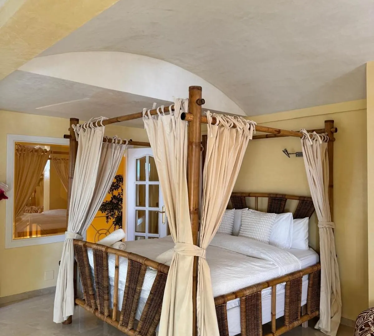 アパート ベナルマデナLujoso Atico Duplex En Puerto Marinaアパートメント