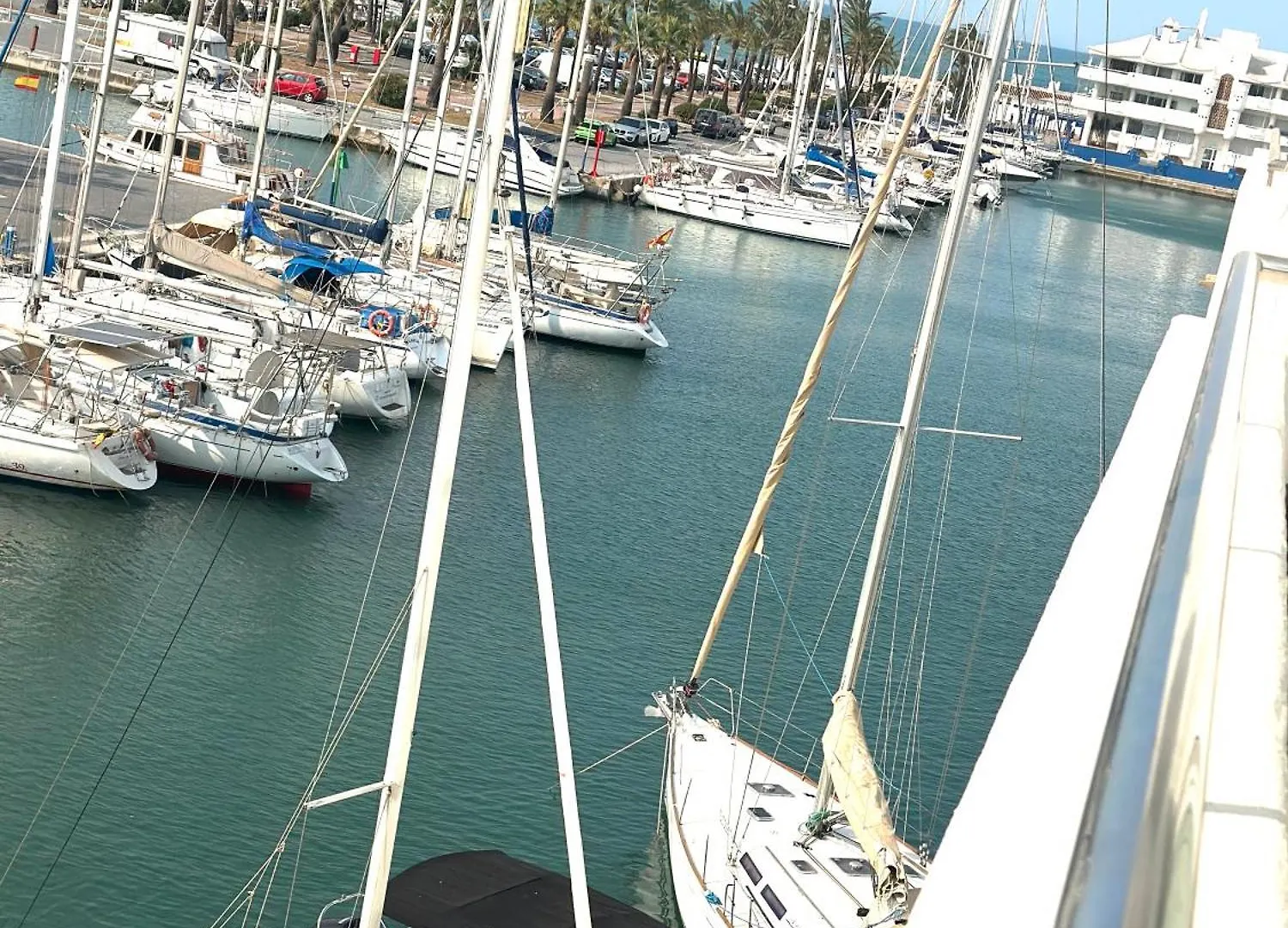 アパート ベナルマデナLujoso Atico Duplex En Puerto Marinaアパートメント